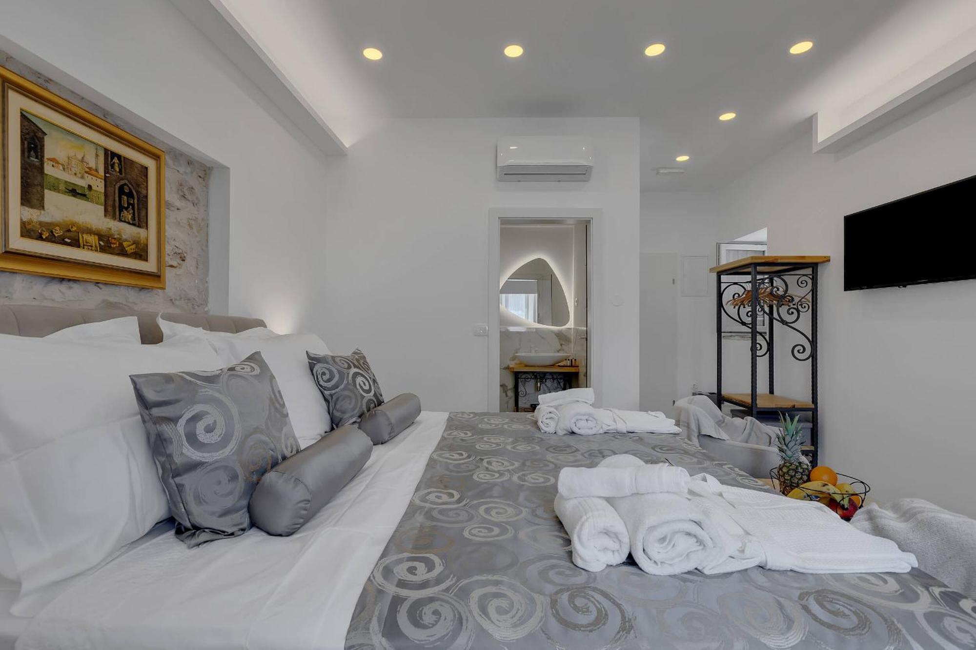 Luxury Rooms Palace B&B มาคาร์สกา ภายนอก รูปภาพ